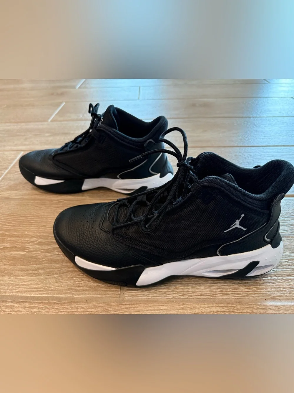 Nike Black and White Men's Athletic Shoes
